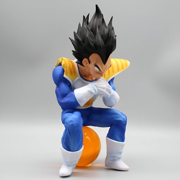Figurine Vegeta Assis, le Prince Saiyan de Dragon Ball
